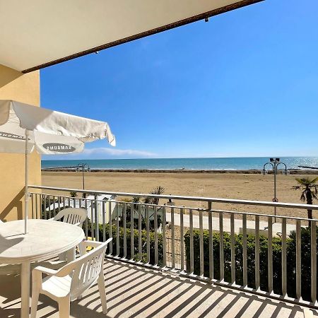 Villa Fronte Mare-Carraro Immobiliare Jesolo - Family Apartments Exterior foto