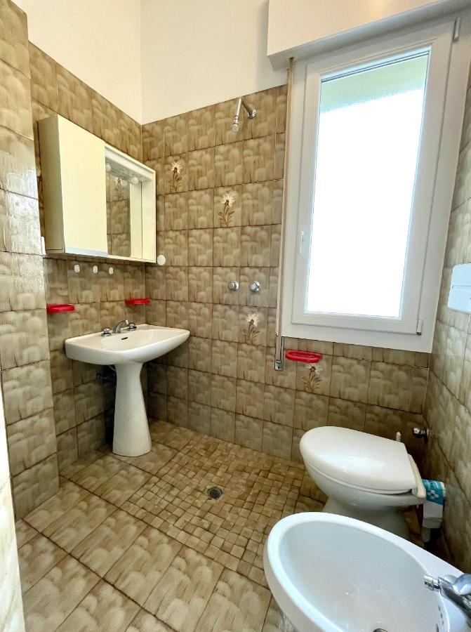 Villa Fronte Mare-Carraro Immobiliare Jesolo - Family Apartments Exterior foto