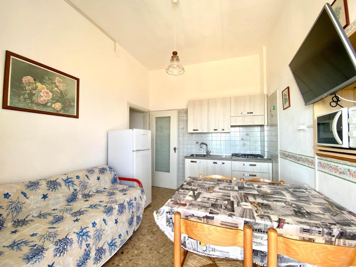 Villa Fronte Mare-Carraro Immobiliare Jesolo - Family Apartments Exterior foto